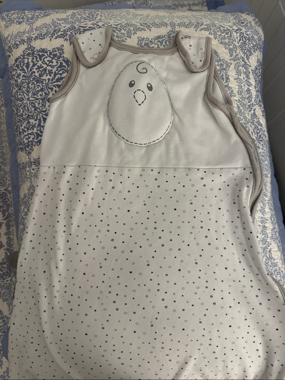 Nested Bean Light Gray and Cream Star Print Sleep Sack